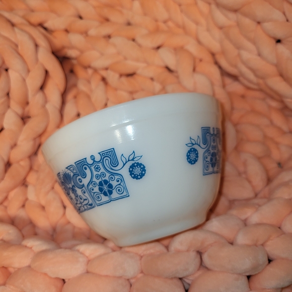 401 1 1/2 PT Blue Horizon Pyrex bowl - Picture 4 of 7